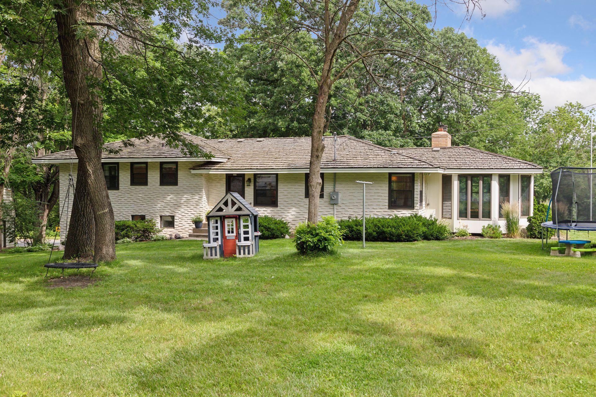 2504 Oakwood Drive