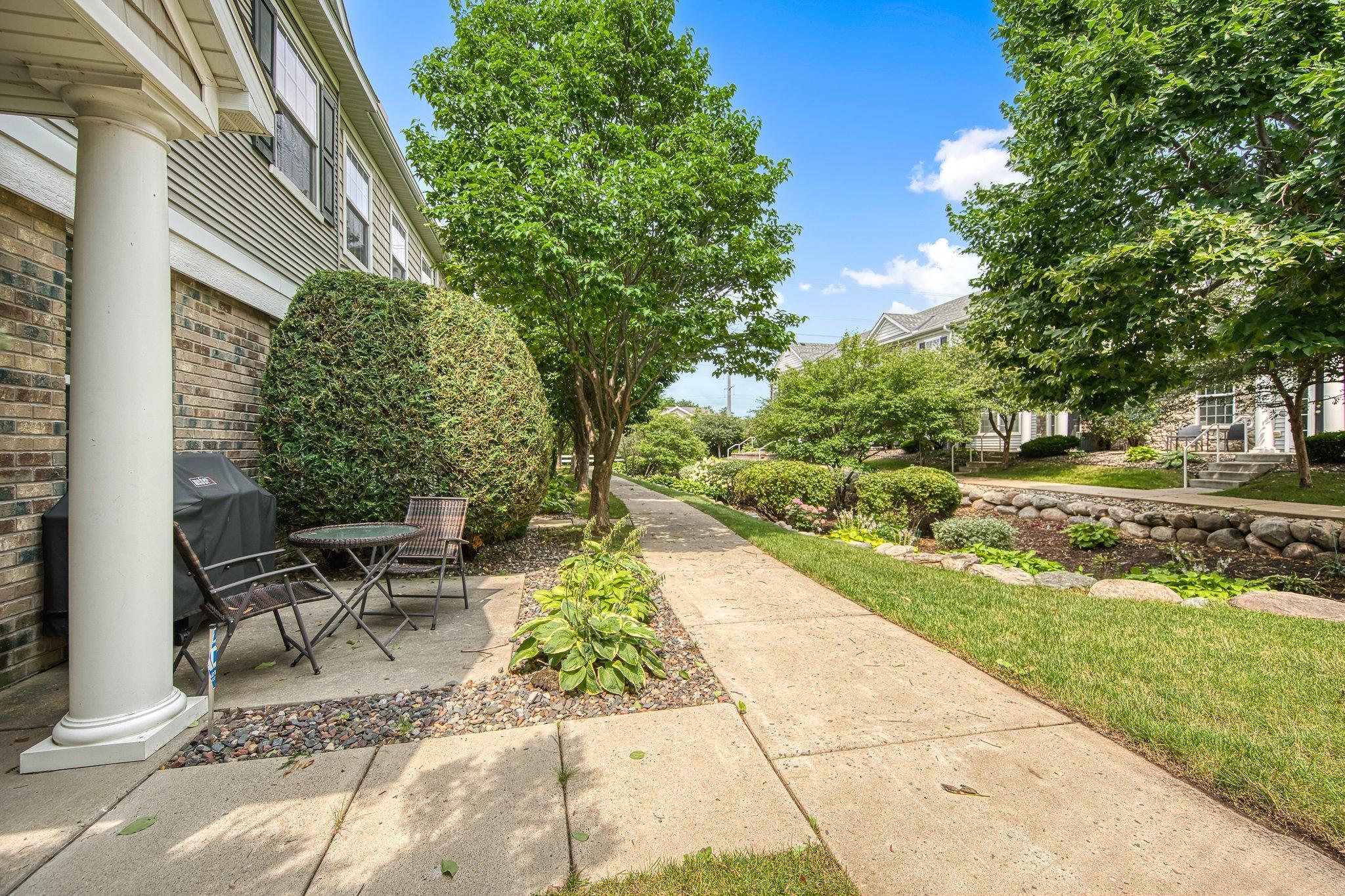 1573 Legacy Parkway E Unit: 6