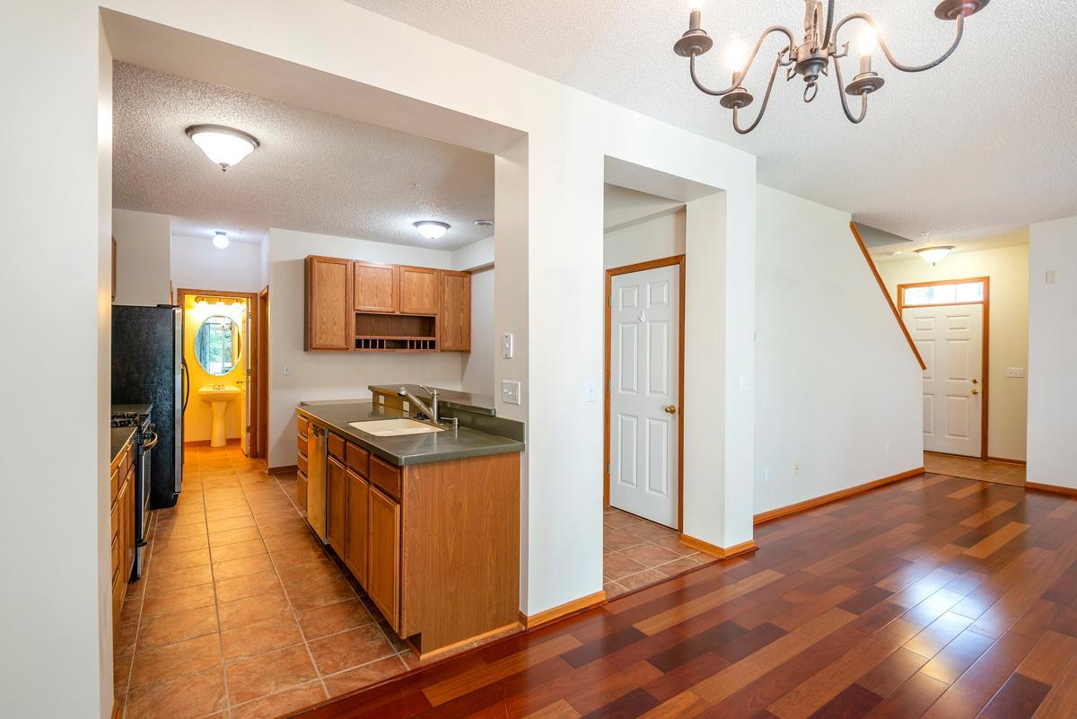 3017 Chamberlain Street N Unit: 5