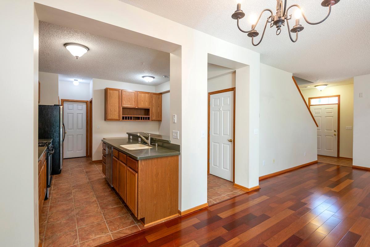 3017 Chamberlain Street N Unit: 5
