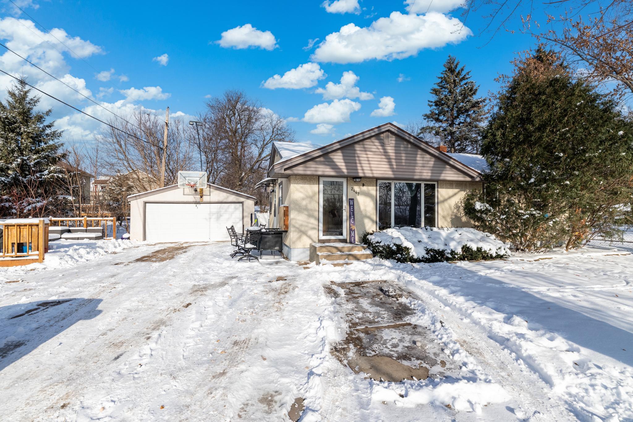 2447 Minnehaha Avenue E