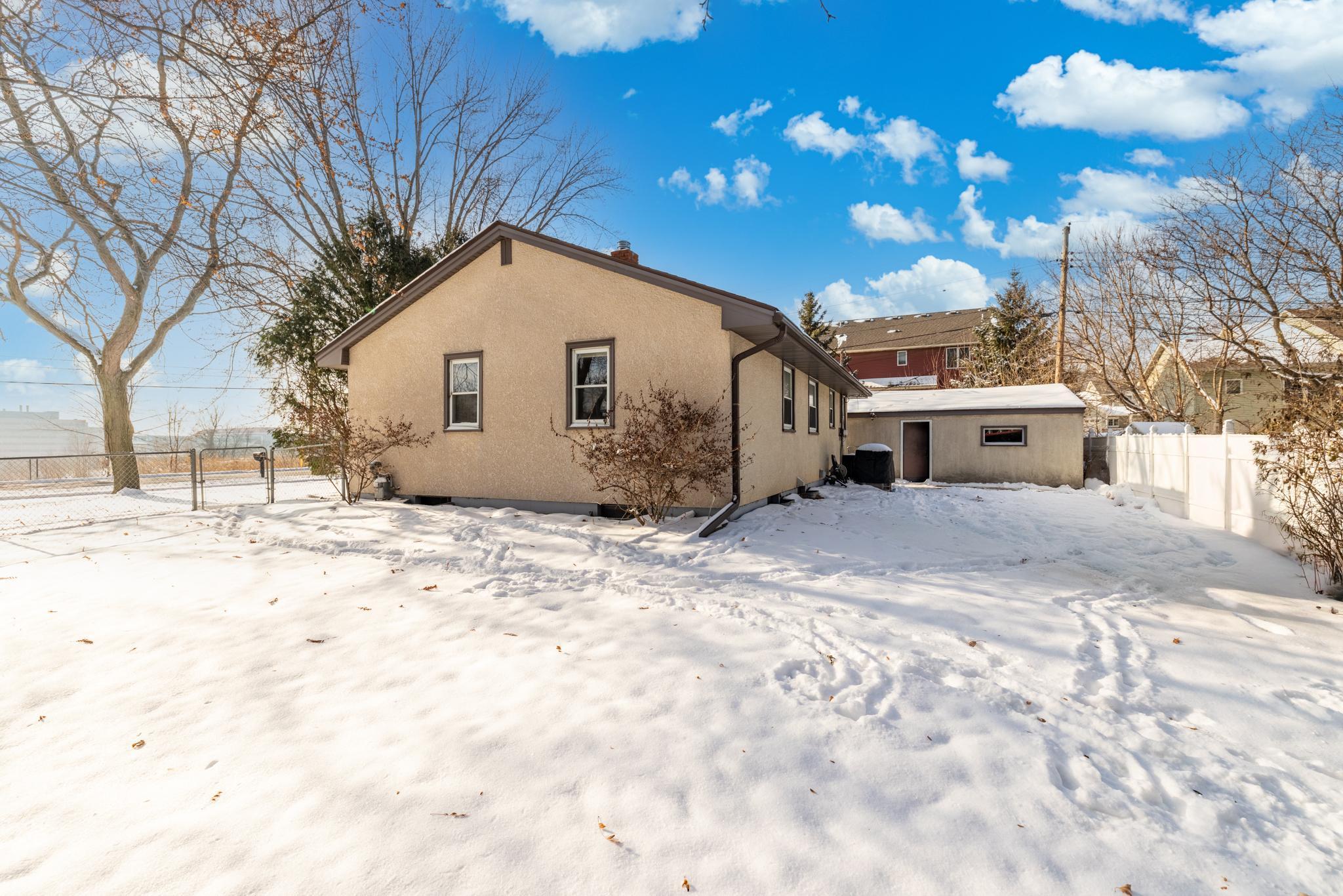 2447 Minnehaha Avenue E