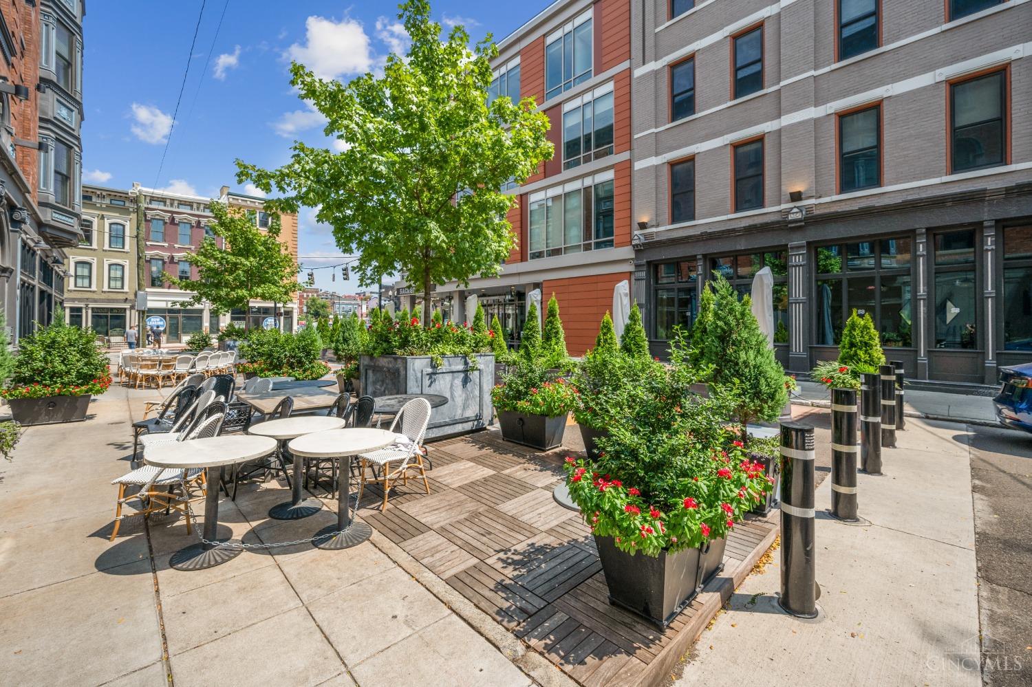 13 W Fifteenth Street A2