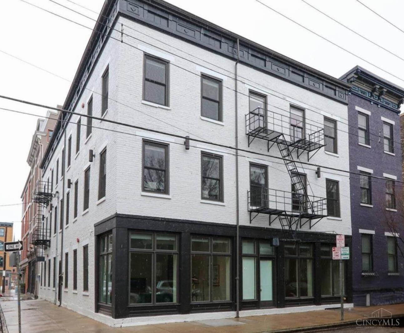 13 W Fifteenth Street A2