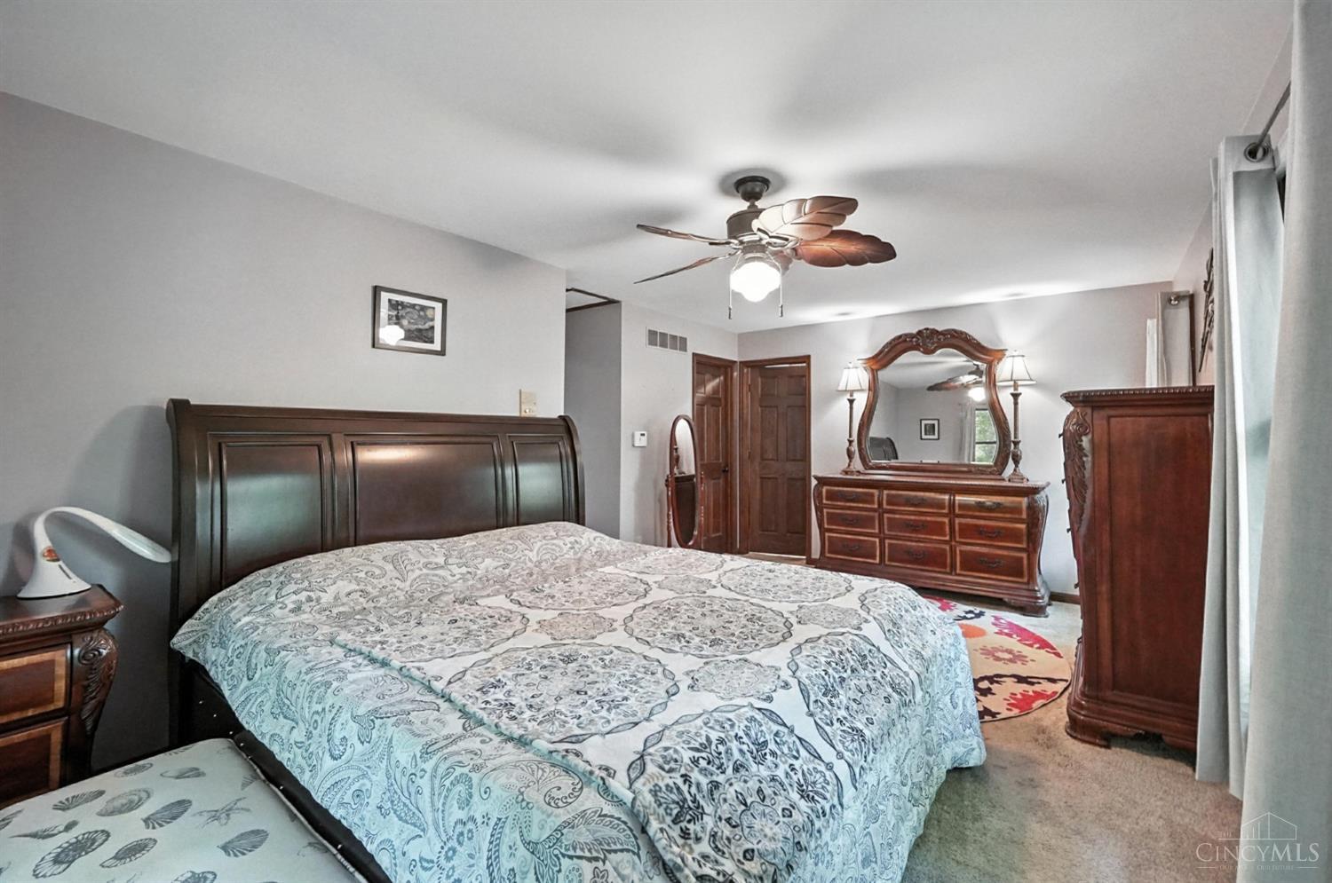6125 Squirrelwoods Lane