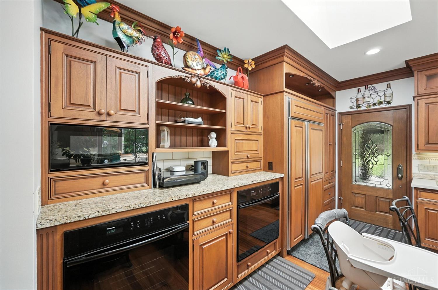 6125 Squirrelwoods Lane