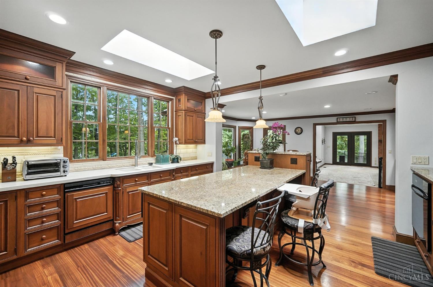6125 Squirrelwoods Lane