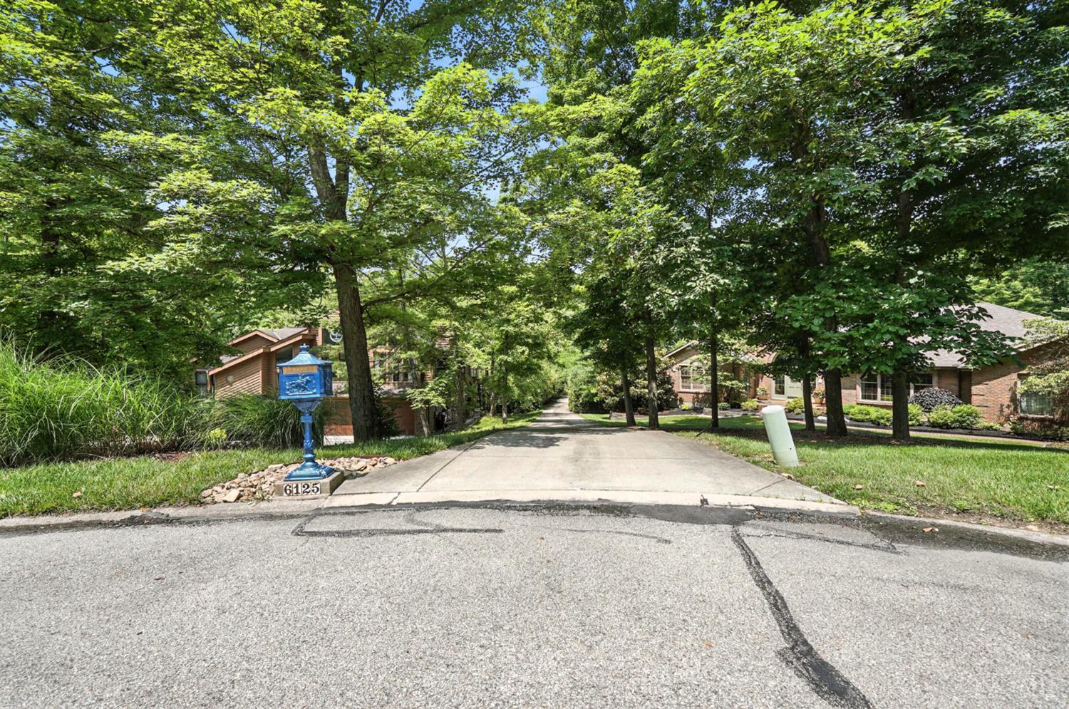 6125 Squirrelwoods Lane