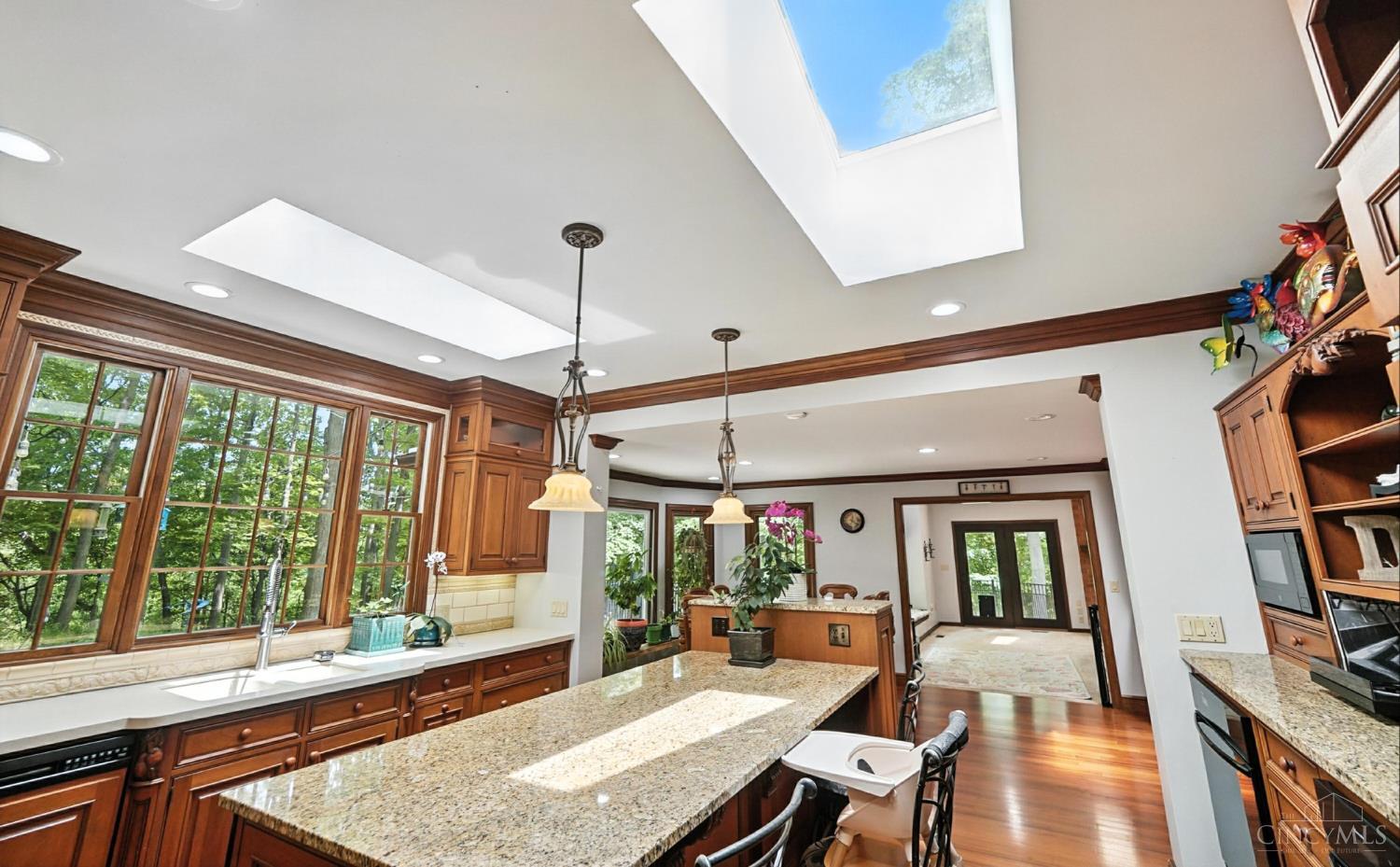 6125 Squirrelwoods Lane