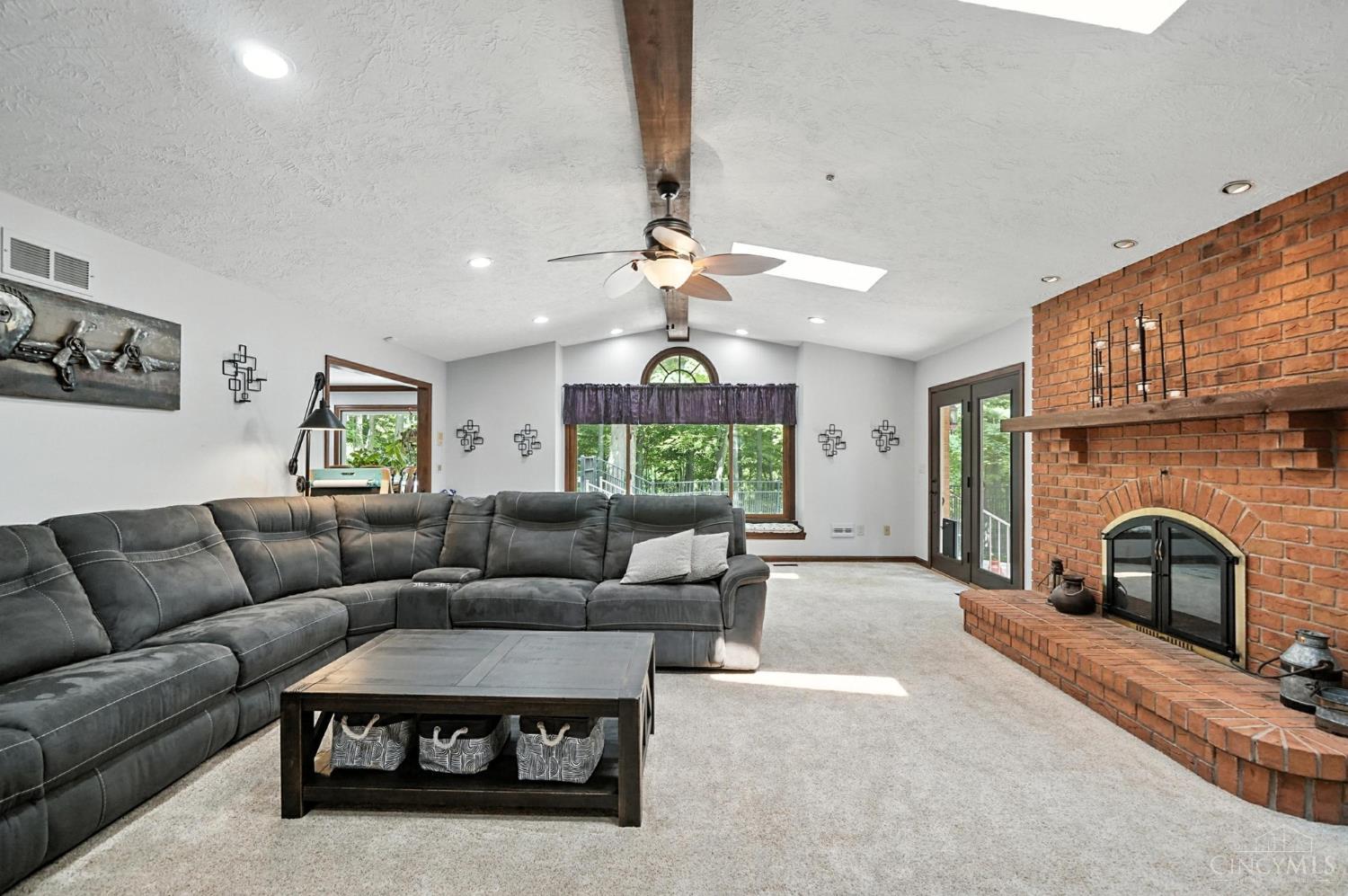 6125 Squirrelwoods Lane