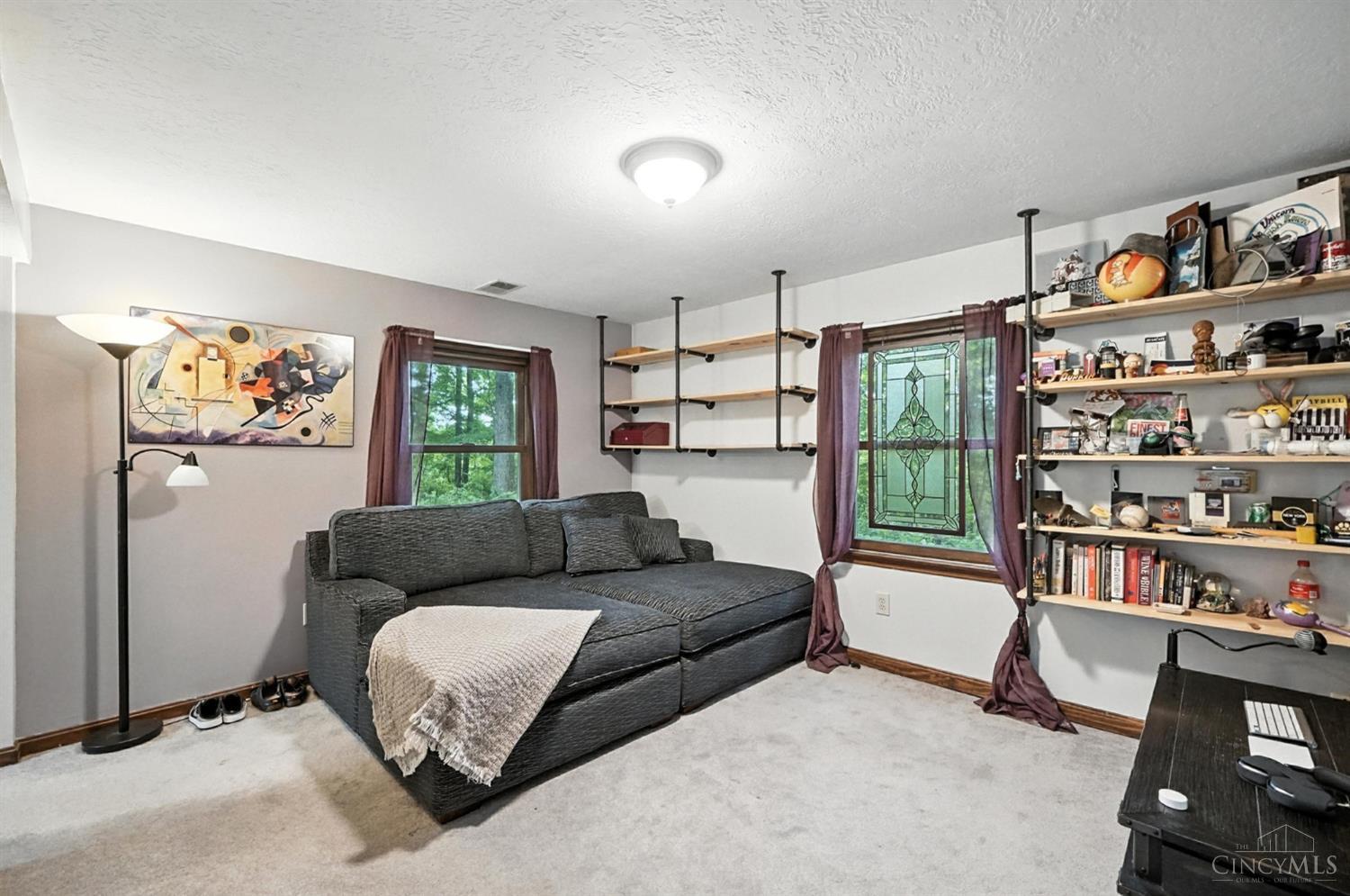 6125 Squirrelwoods Lane