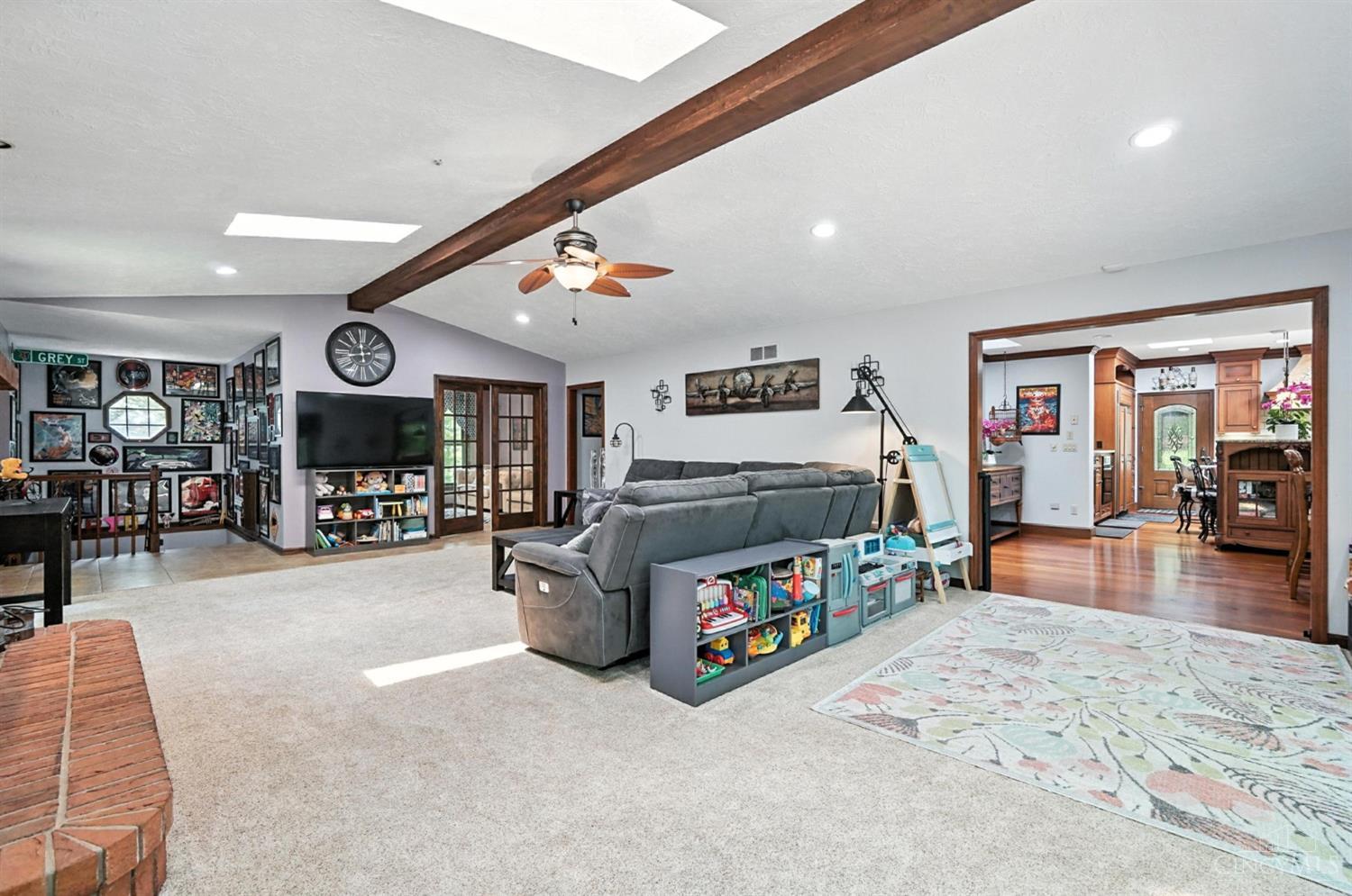 6125 Squirrelwoods Lane