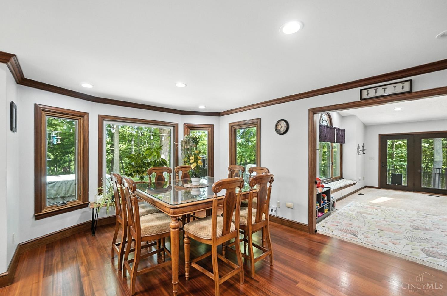 6125 Squirrelwoods Lane