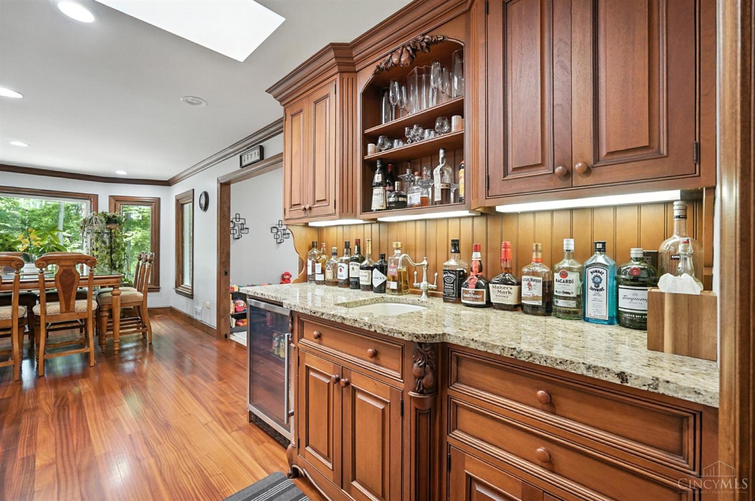 6125 Squirrelwoods Lane