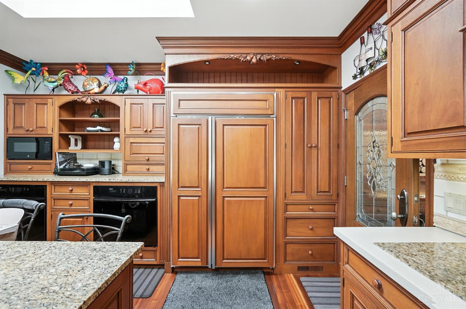 6125 Squirrelwoods Lane