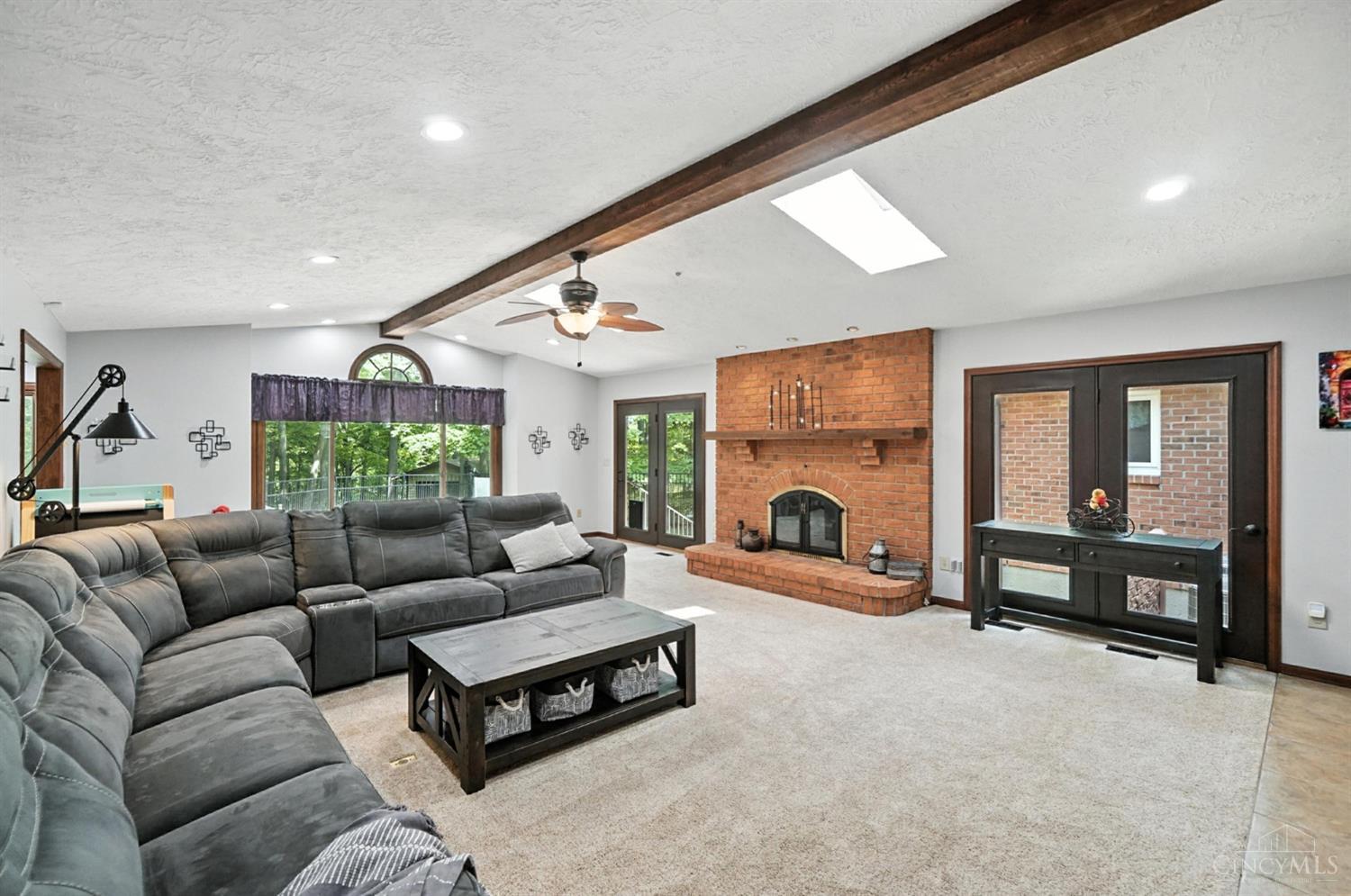 6125 Squirrelwoods Lane