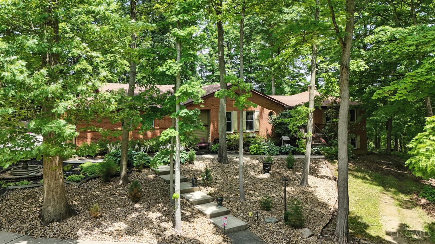 6125 Squirrelwoods Lane