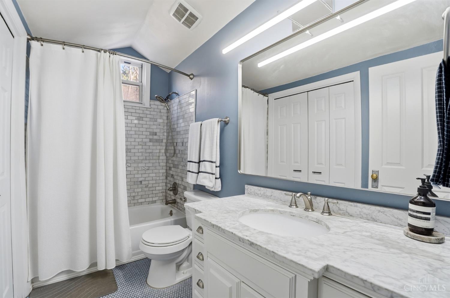 3222 Walworth Avenue