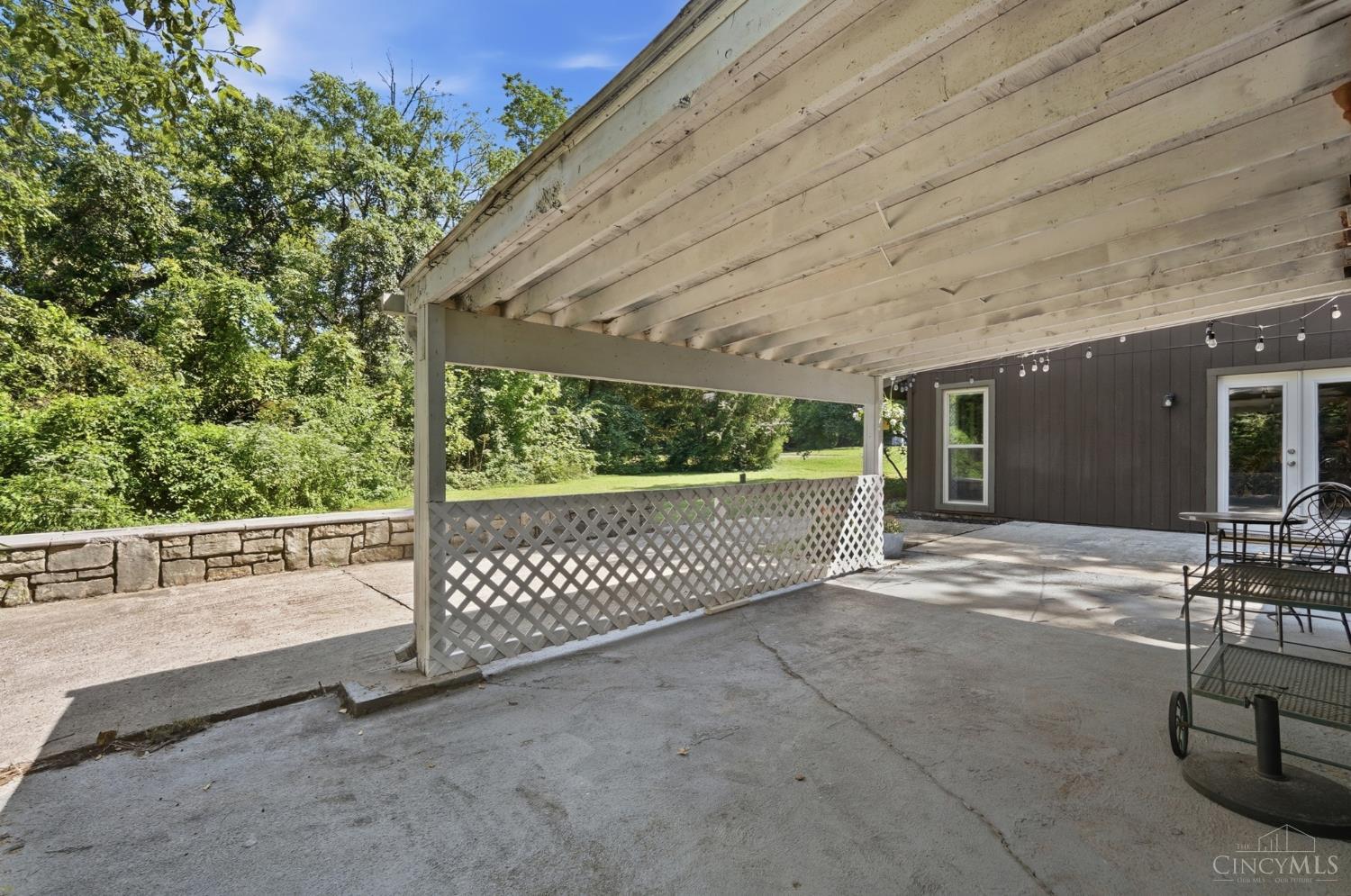 9084 Arrowhead Court
