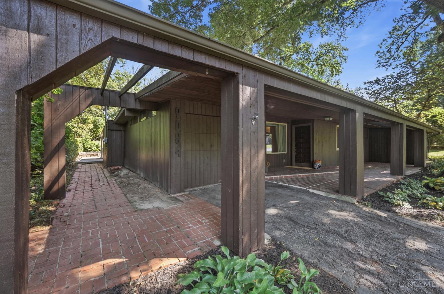 9084 Arrowhead Court