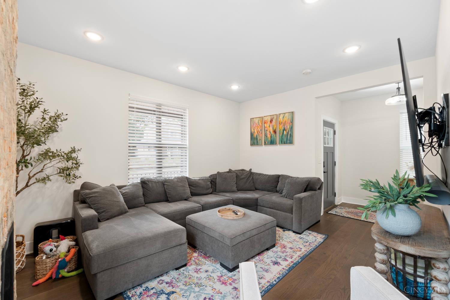 4610 Winona Terrace