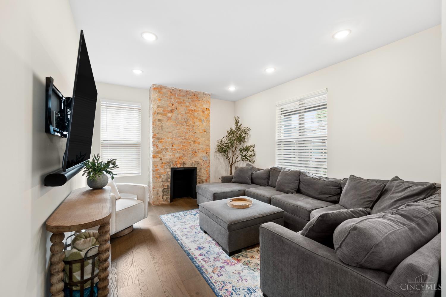 4610 Winona Terrace