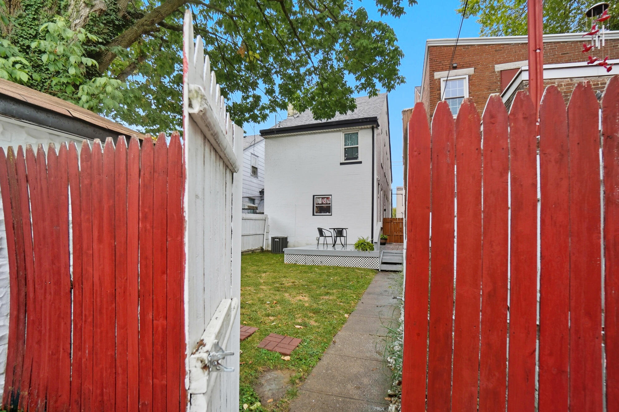 1527 Holman Street