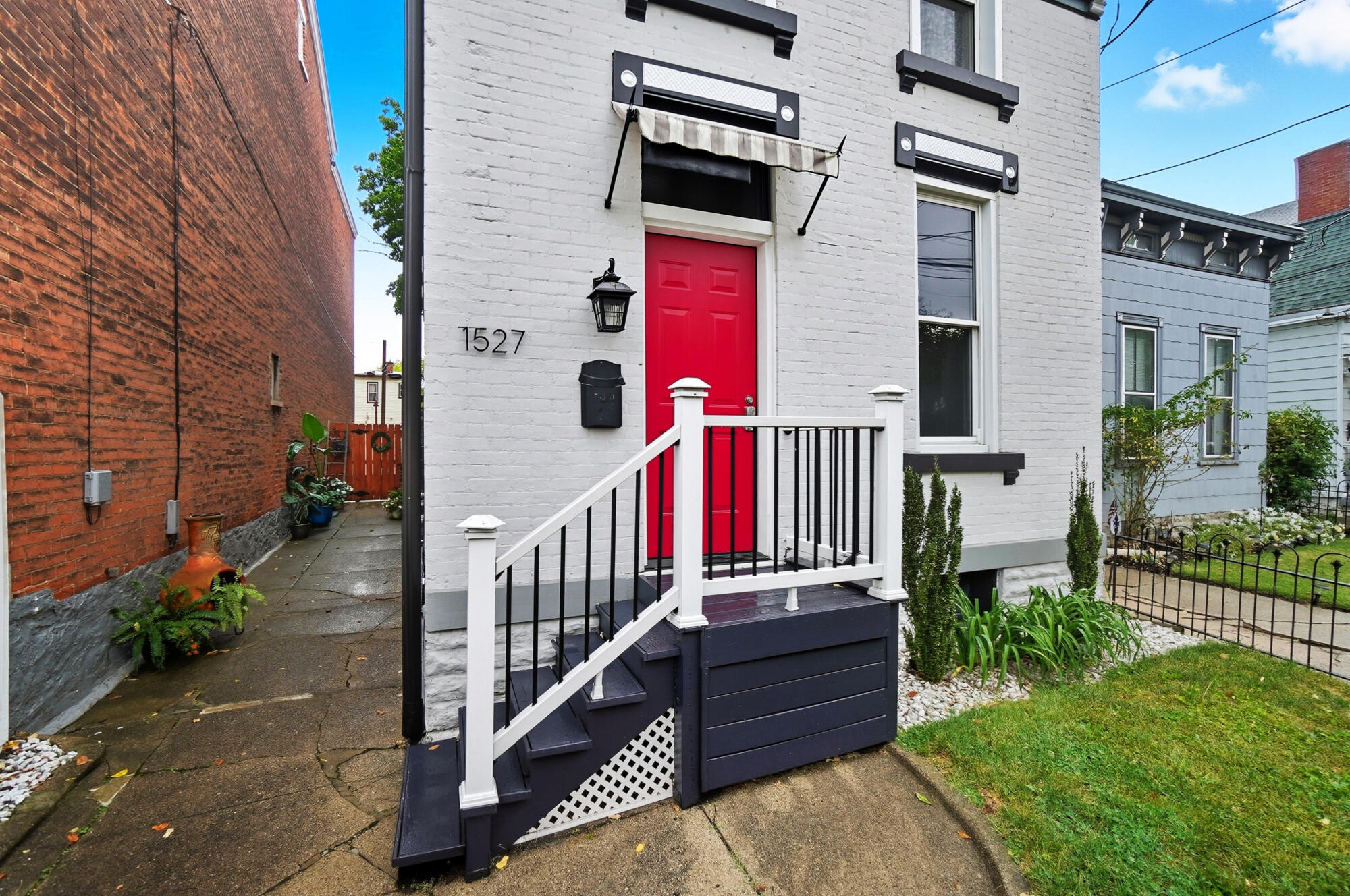 1527 Holman Street