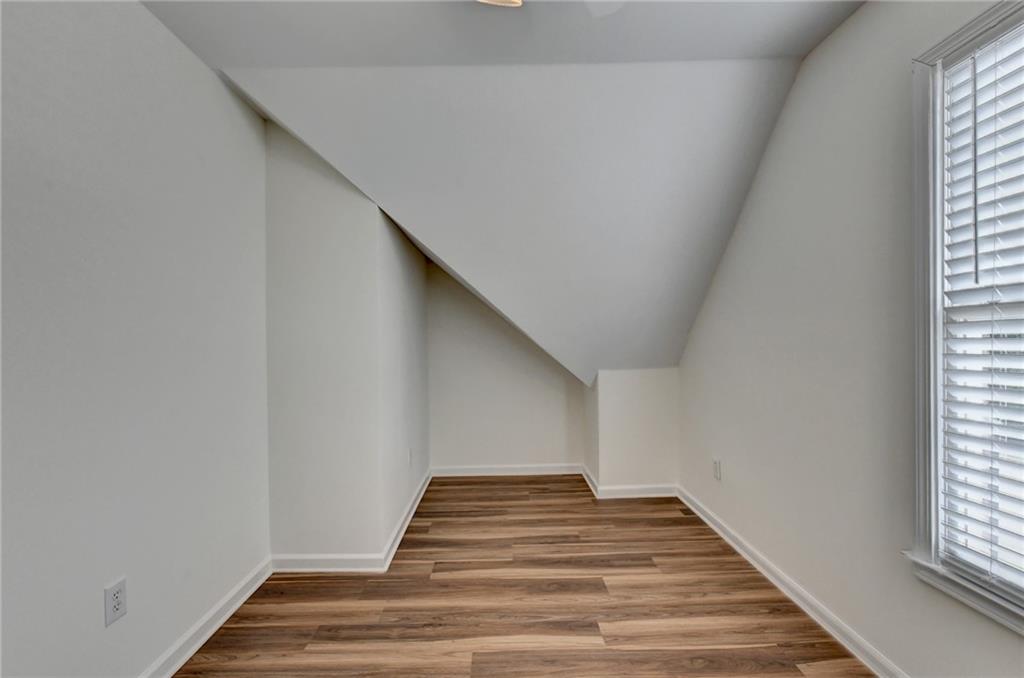 3182 Oaktree Court