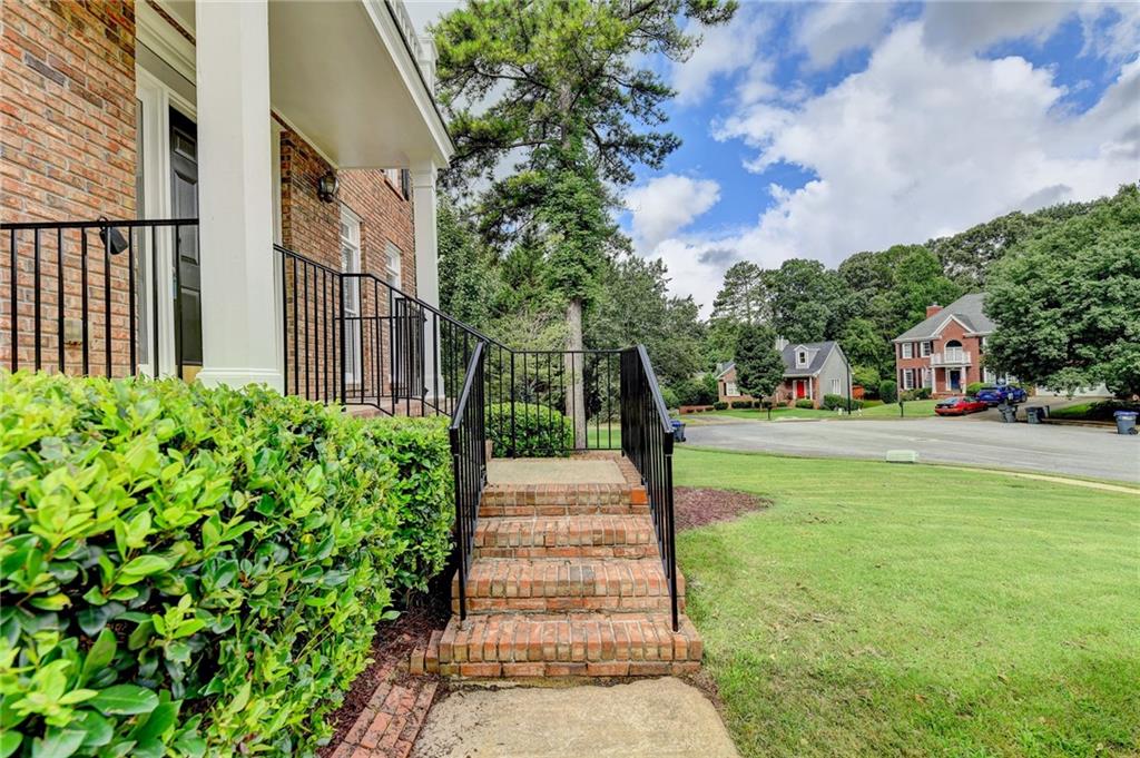 3182 Oaktree Court