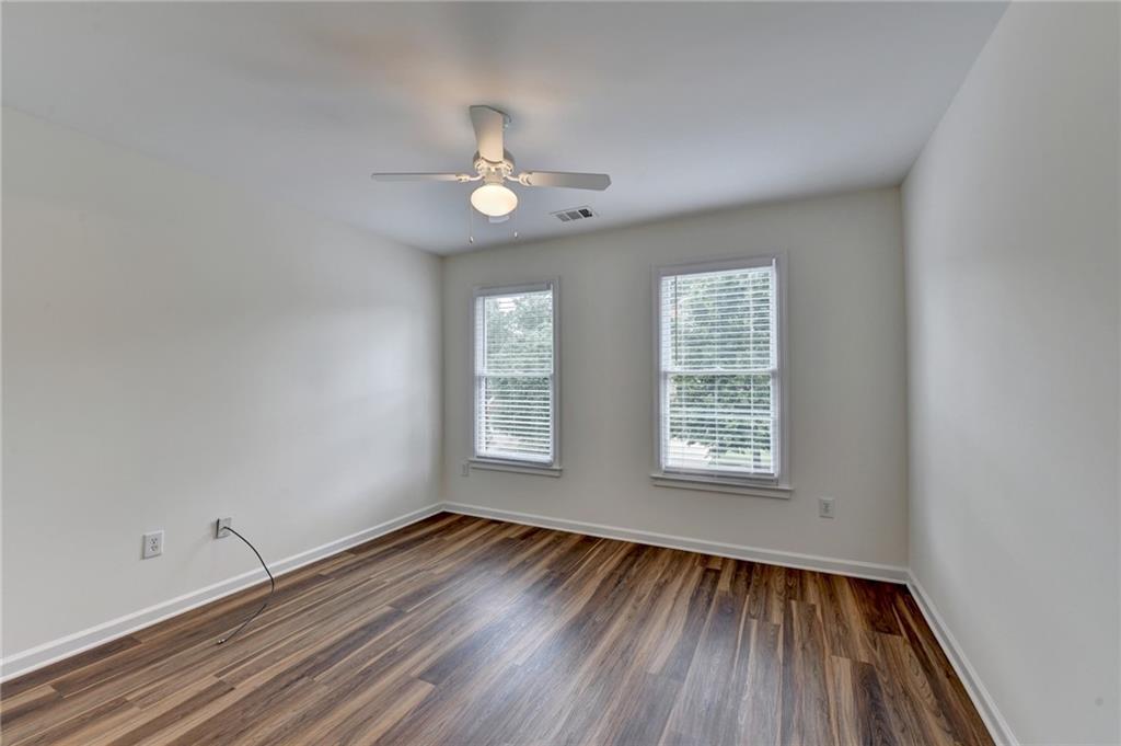 3182 Oaktree Court