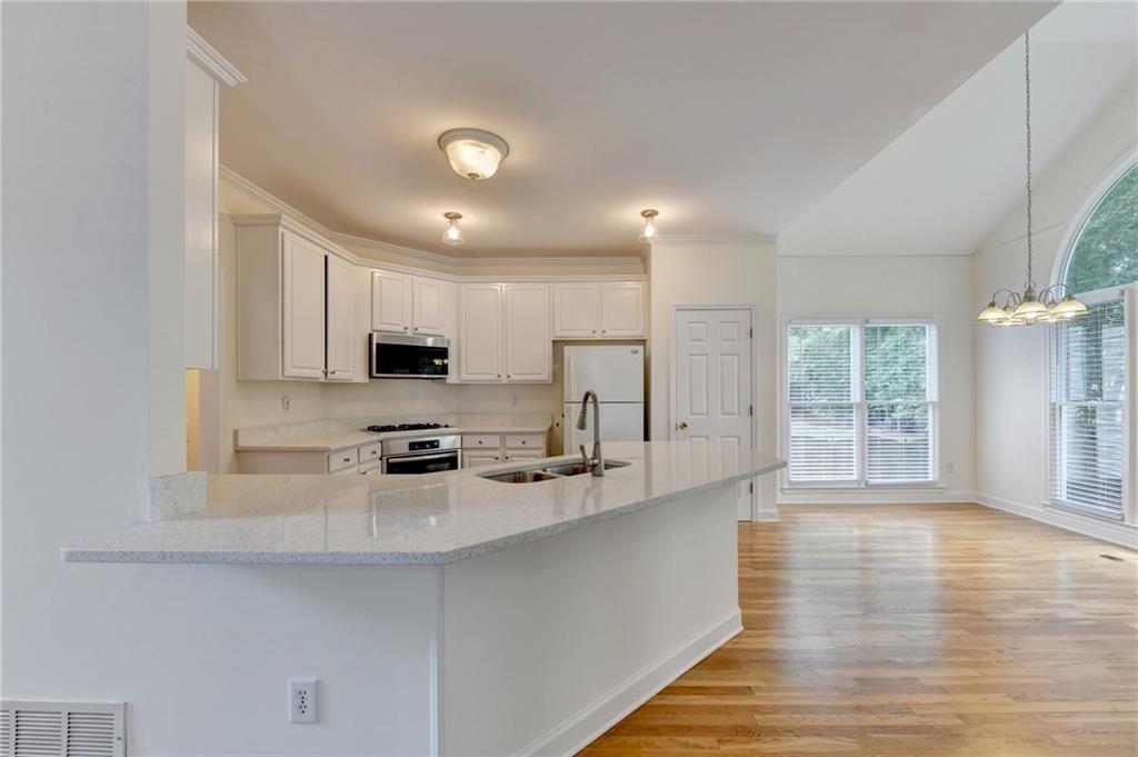 3182 Oaktree Court