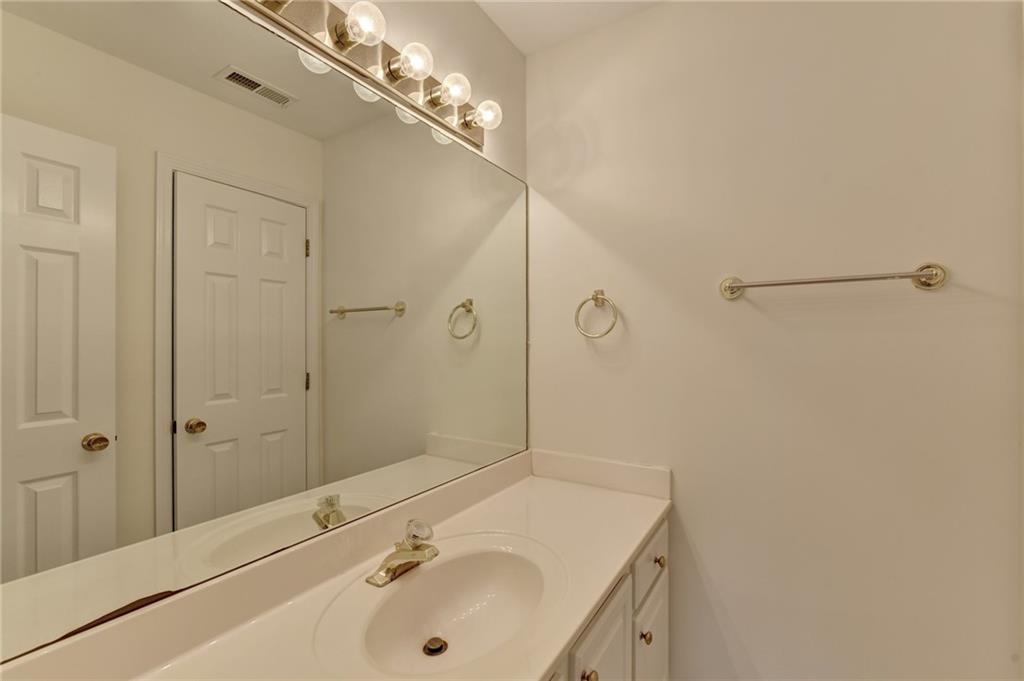 3182 Oaktree Court