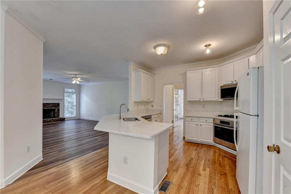 3182 Oaktree Court