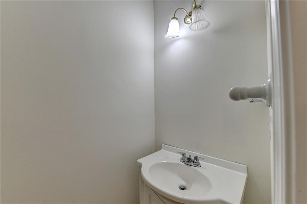3182 Oaktree Court