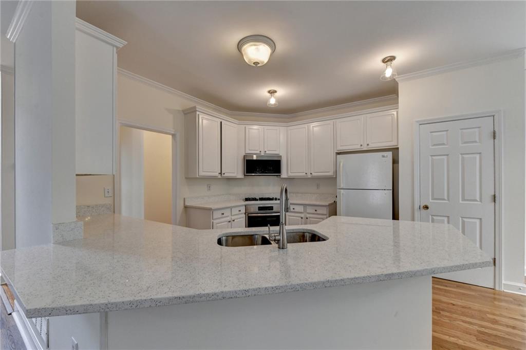 3182 Oaktree Court