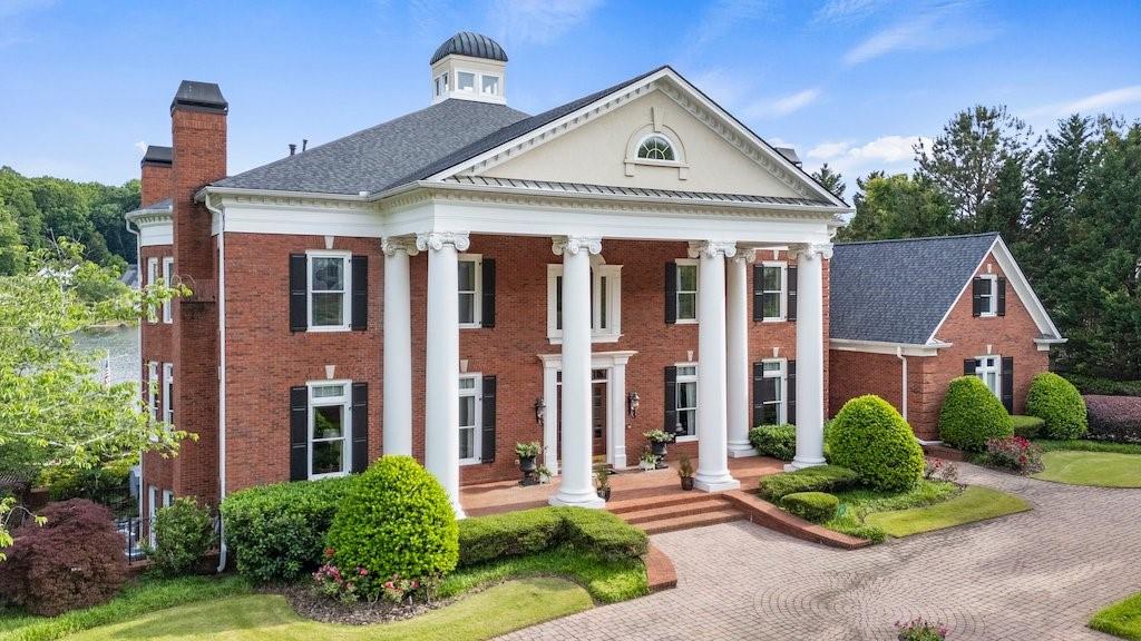 1075 Carnoustie Lane