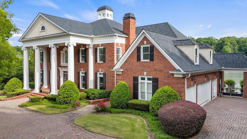 1075 Carnoustie Lane