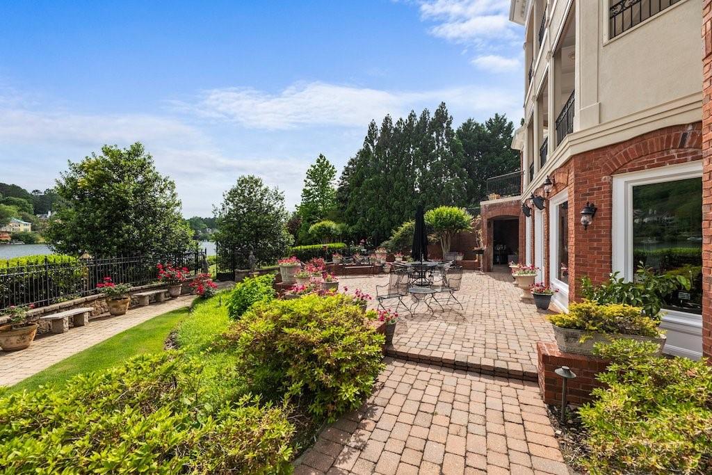 1075 Carnoustie Lane