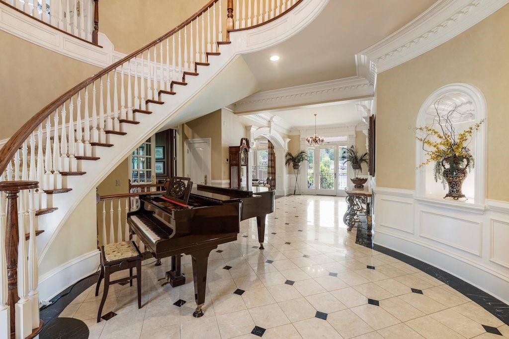 1075 Carnoustie Lane