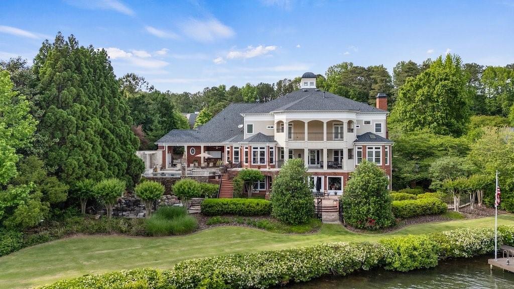 1075 Carnoustie Lane
