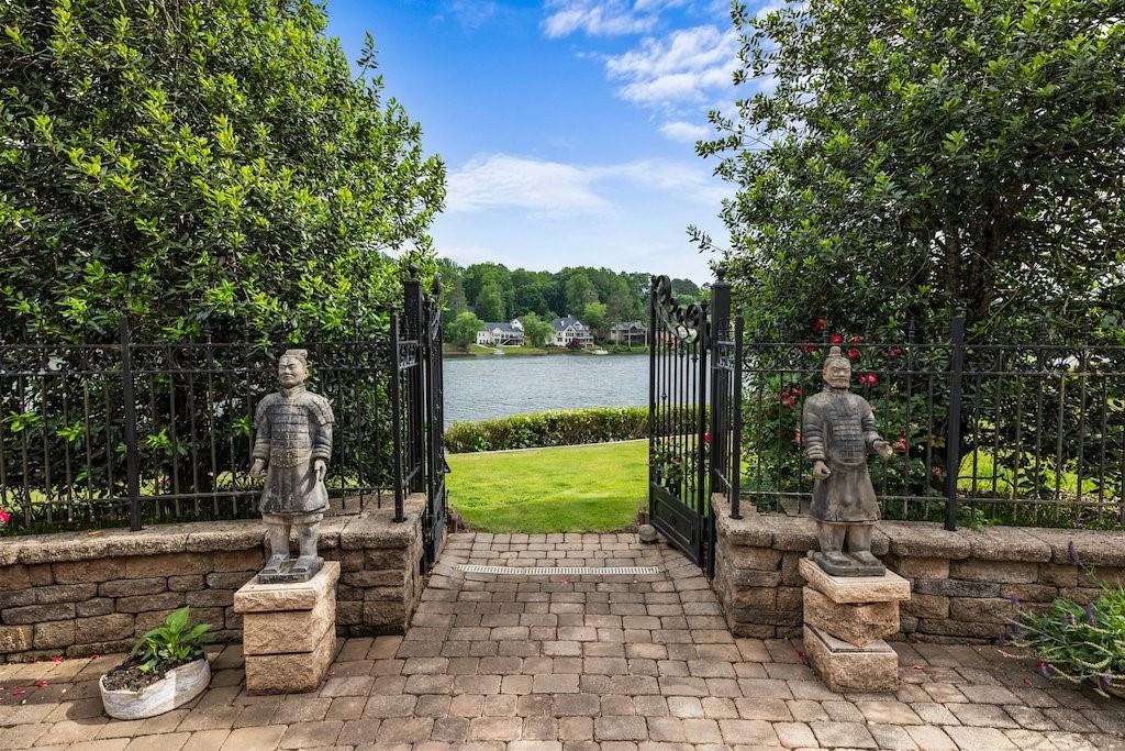 1075 Carnoustie Lane