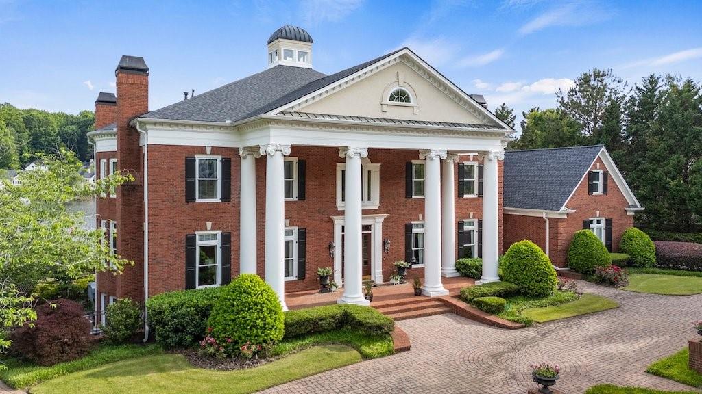 1075 Carnoustie Lane