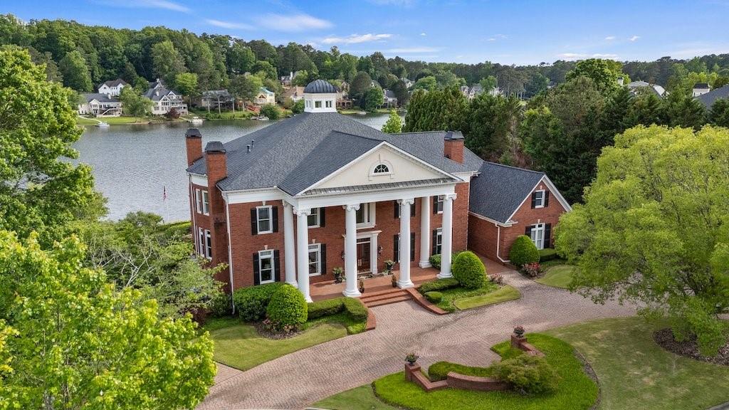 1075 Carnoustie Lane