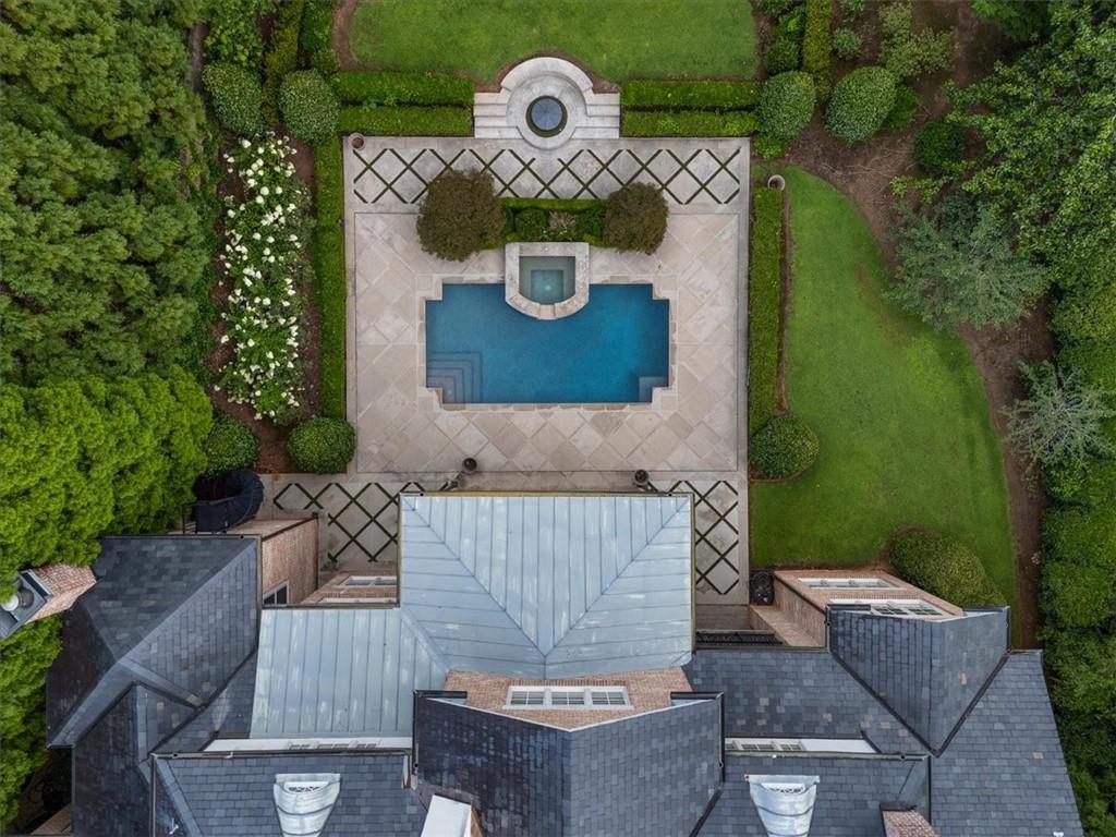 3225 W Paces Park Court NW