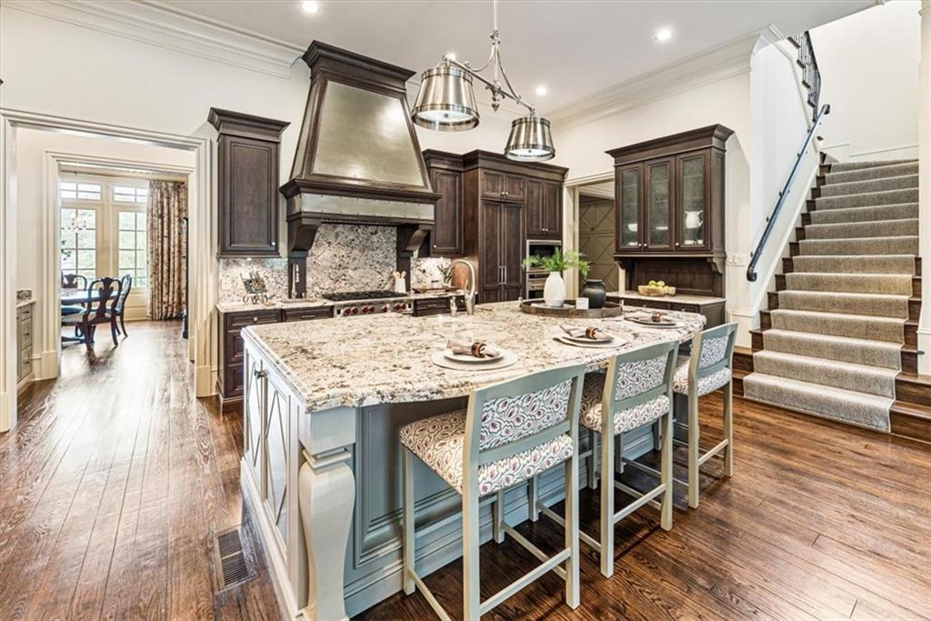 3225 W Paces Park Court NW