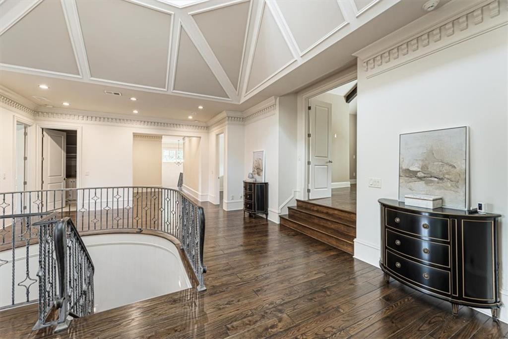 3225 W Paces Park Court NW