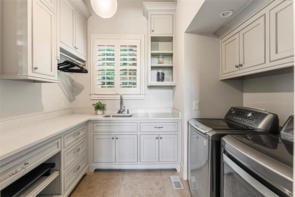 3225 W Paces Park Court NW