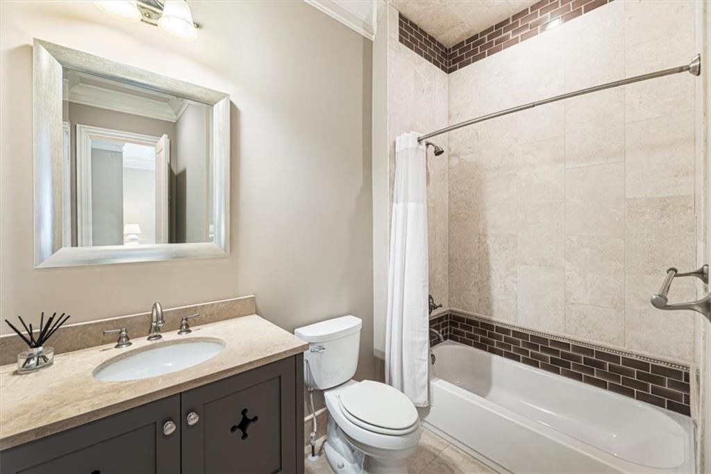 3225 W Paces Park Court NW