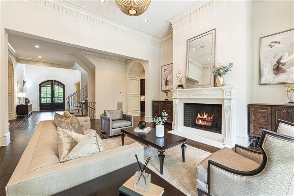 3225 W Paces Park Court NW
